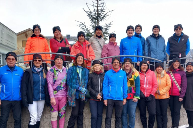 Gruppenfoto_vor_dem_OXA